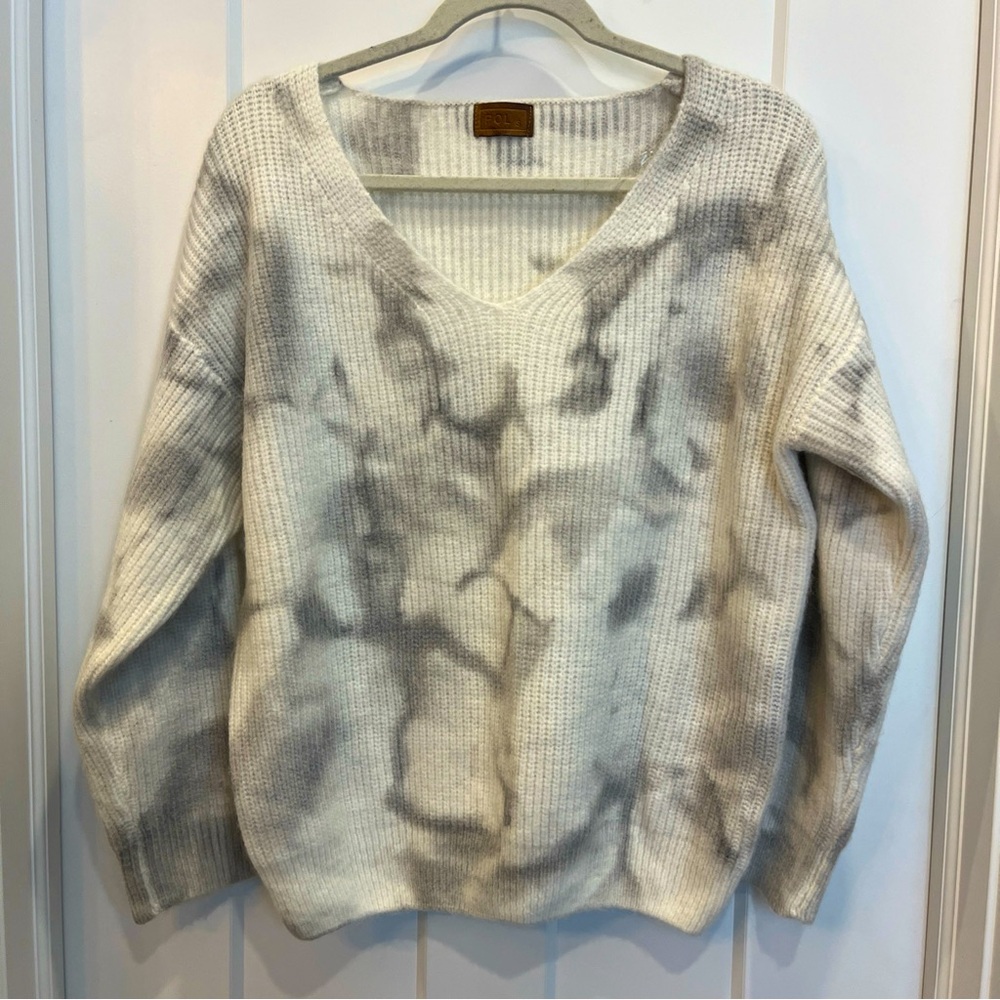POL Women’s Marble V-Neck Sweater White Gray Oversized Size Small Style BST312A